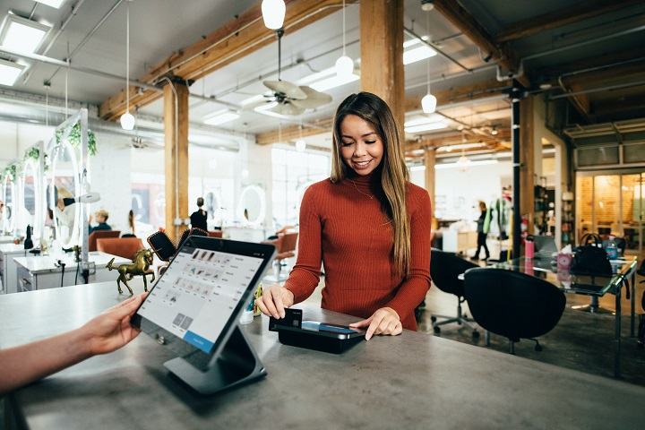 How Augmented Reality is Changing the Future of Retail How Augmented Reality is Changing the Future of Retail